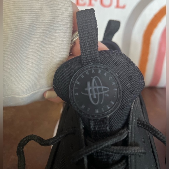 🚨CLEARANCE A1123-5 AIRHUARACHE by Nike Air Sneakers - Picture 3 of 4